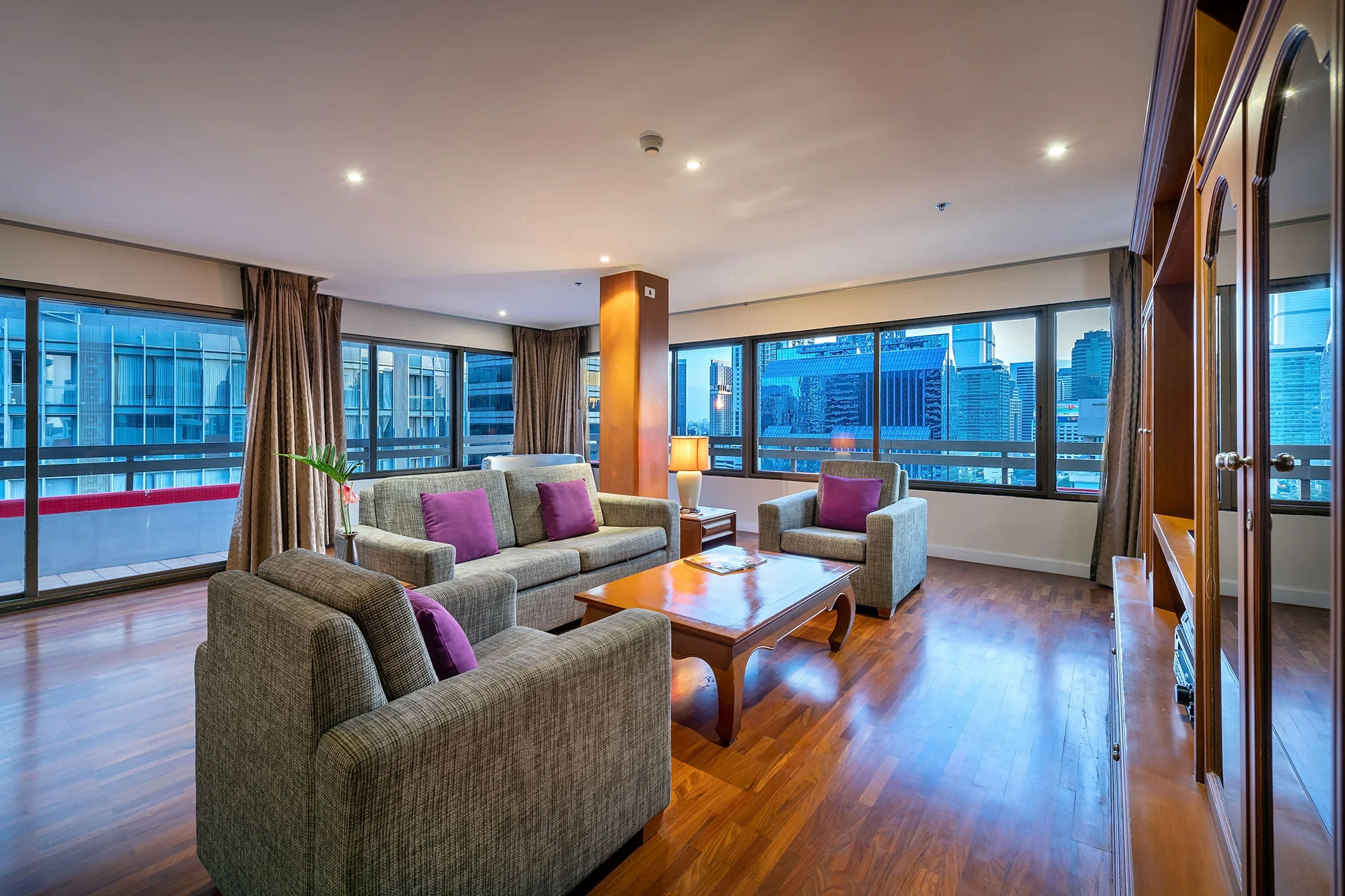 BandaraBangkok-Suite-and-Residence-Penthouse-Reseidence36